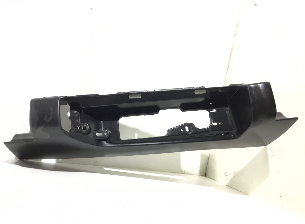 Renault Trafic Plastic cover under taillight left RENAULT TRAFIC III (JG, EG, FG) (2014-) Plastic...