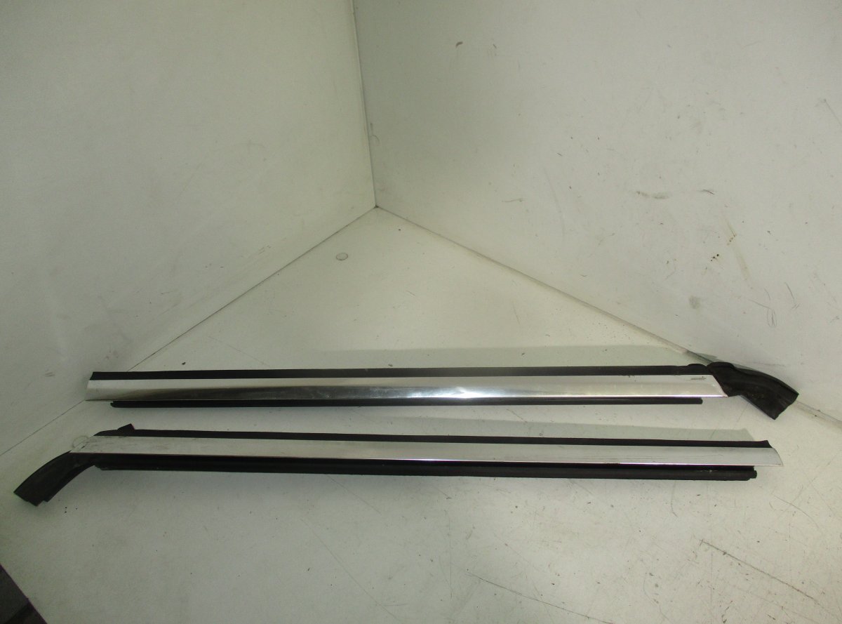Volkswagen EOS Door Window moulding Front Left VW EOS (1F7, 1F8) (2006-2015) Door Window mould...