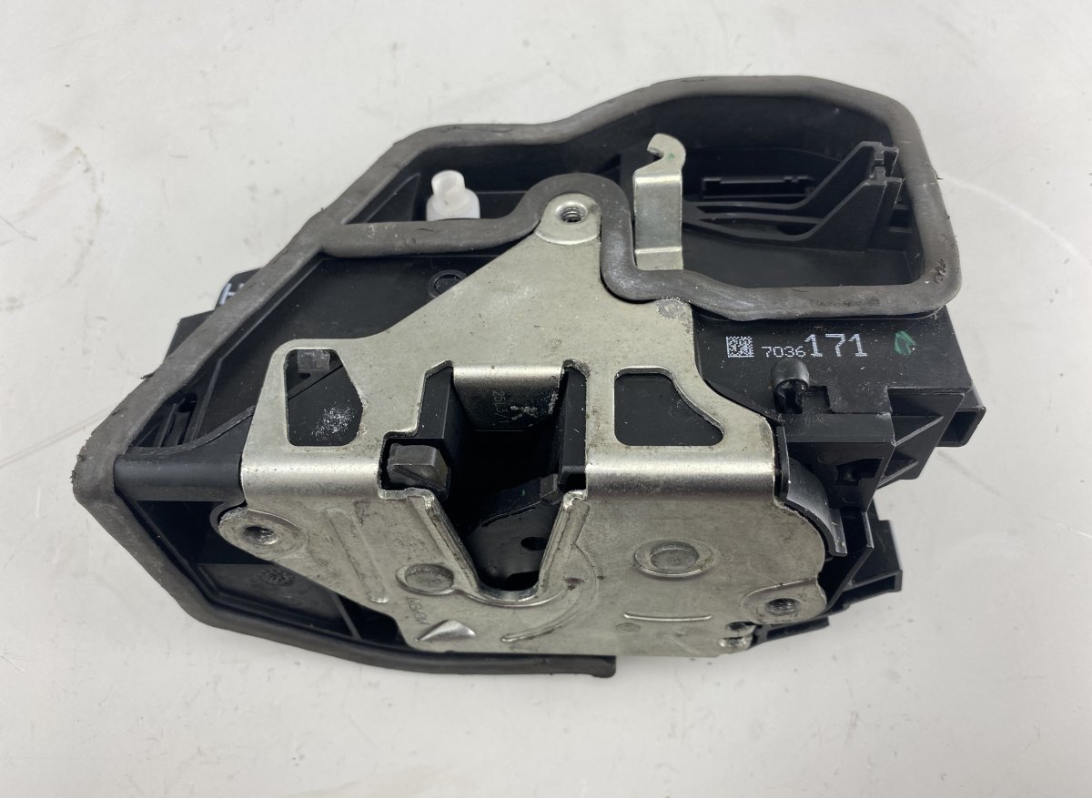 BMW 5 (E60 / E61) Door lock — rear left Door lock — rear left — BMW 5 (E60, E61) (2003-...