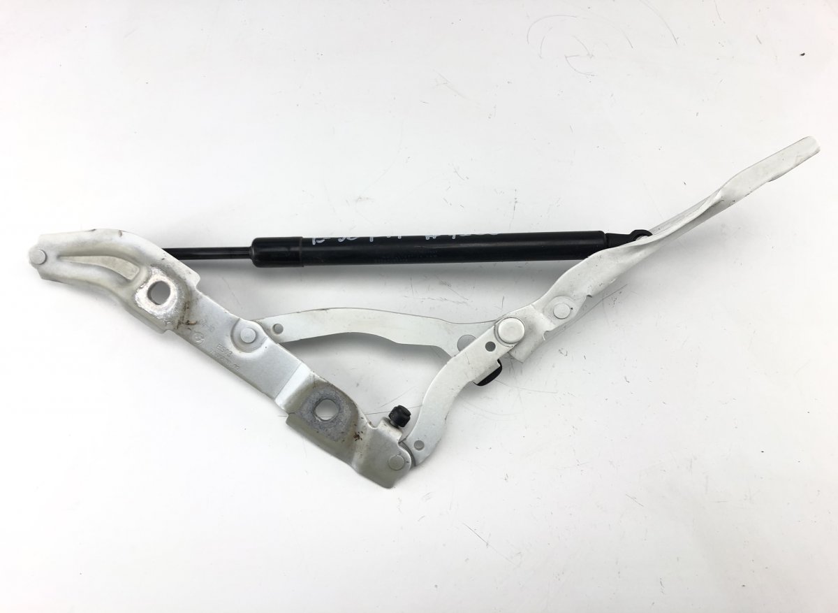 BMW 3 (E90 / E91 / E92 / E93) Bootlid / tailgate Hinge Right BMW 3 (E90, E91, E92, E93) (2005-2011) Bootlid ...