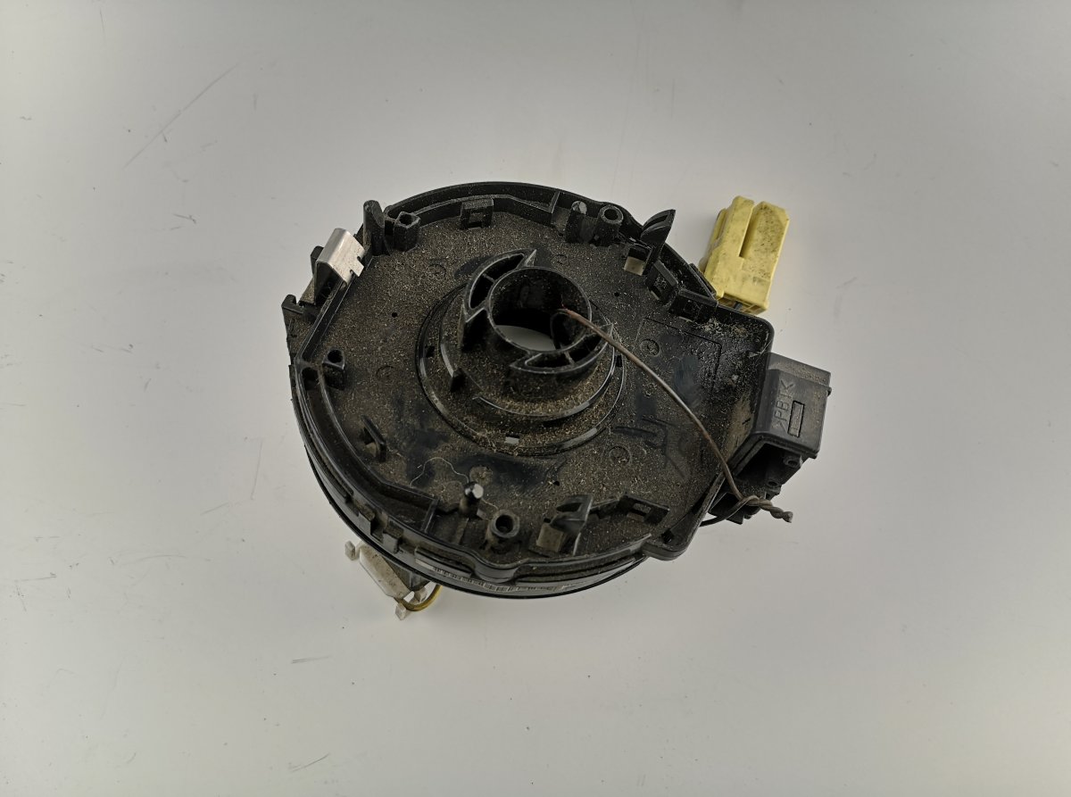 Toyota RAV4 (XA20) Steering wheel slip ring / squib TOYOTA RAV 4 II (XA20) (2000-2005) Steering whe...