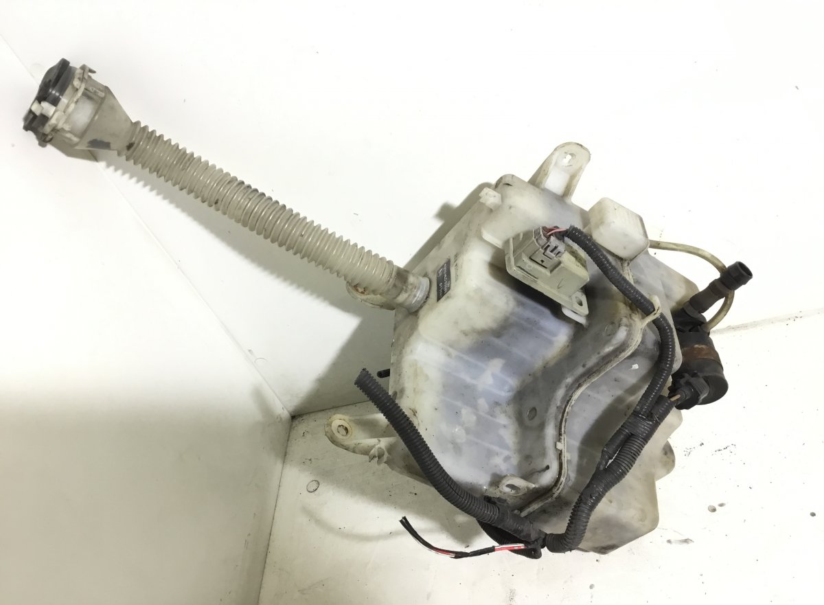 Lexus RX Windscreen washer reservoir Windscreen washer reservoir — LEXUS RX II (XU30...