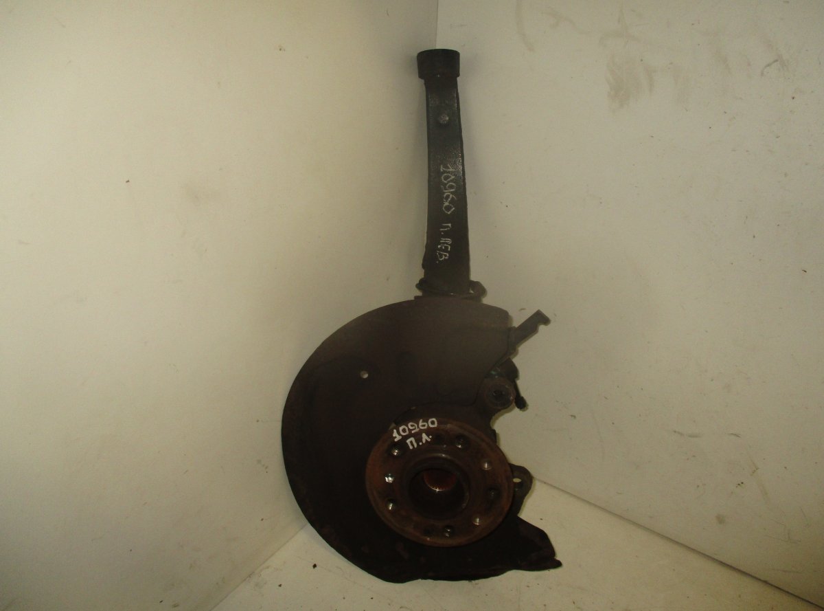 Mercedes-Benz A (W169) Wheel bearing housing — front left