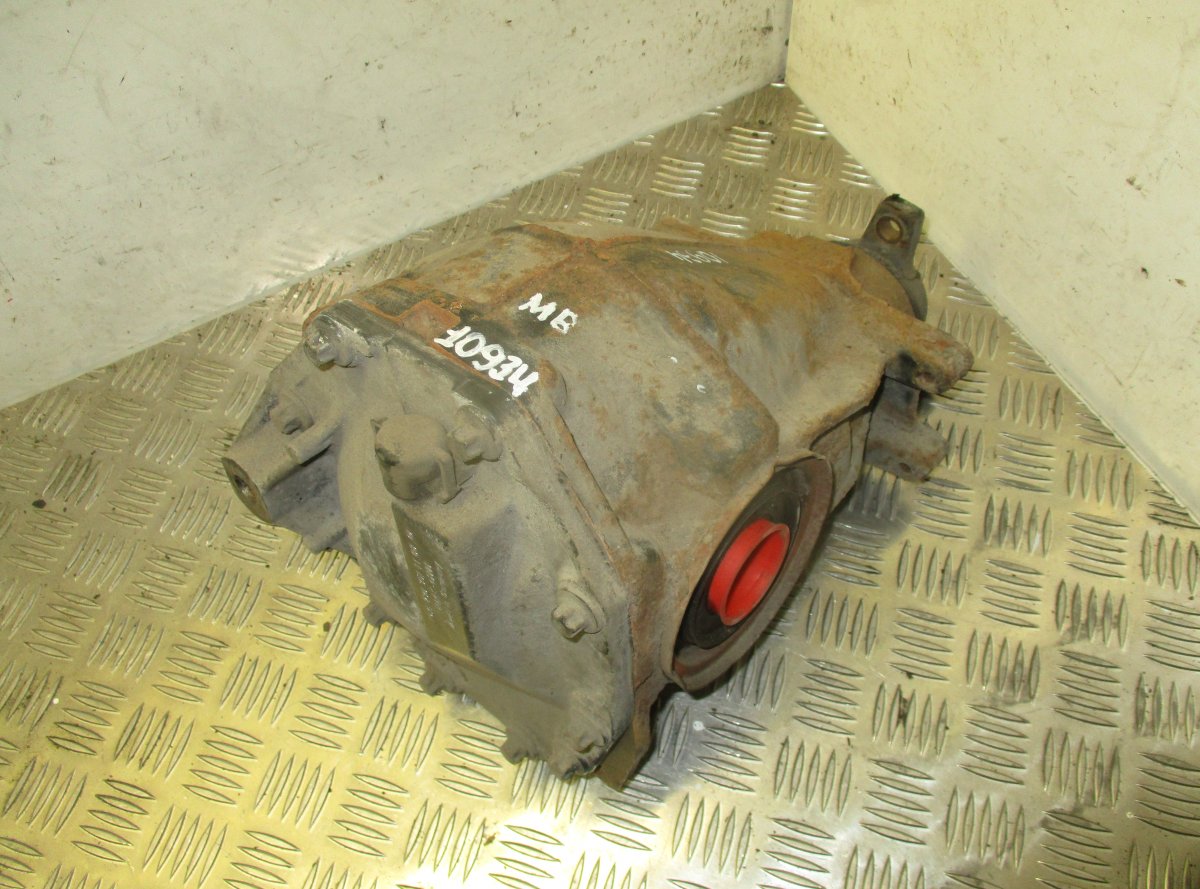 Mercedes-Benz CLS (C219) Rear axle differential MERCEDES-BENZ CLS (C219) (2004-2010) Rear axle ...