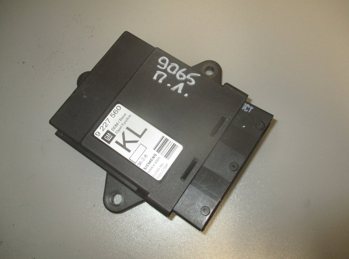 Opel Vectra (B) Door control unit front left OPEL VECTRA C (2002-2010) Door control unit fro...