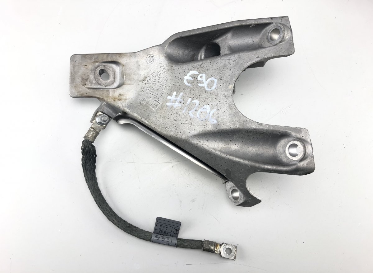 BMW 3 (E90 / E91 / E92 / E93) Engine Support Right BMW 3 (E90, E91, E92, E93) (2005-2011) Engine S...