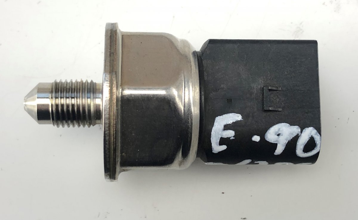 BMW 3 (E90 / E91 / E92 / E93) Fuel pressure sensor Fuel pressure sensor — BMW 3 (E90, E91, E92, E9...