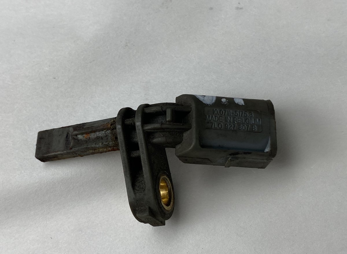 Porsche Cayenne Rear Left ABS Sensor Rear Left ABS Sensor — PORSCHE CAYENNE I (2002-...