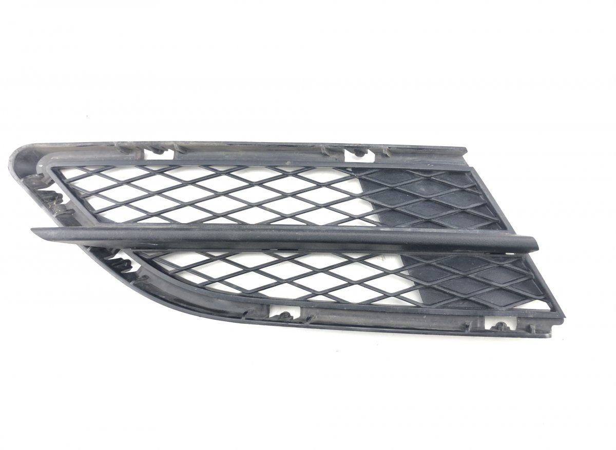 BMW 3 (E90 / E91 / E92 / E93) Front Bumper Grille Right BMW 3 (E90, E91, E92, E93) (2005-2011) Front Bu...