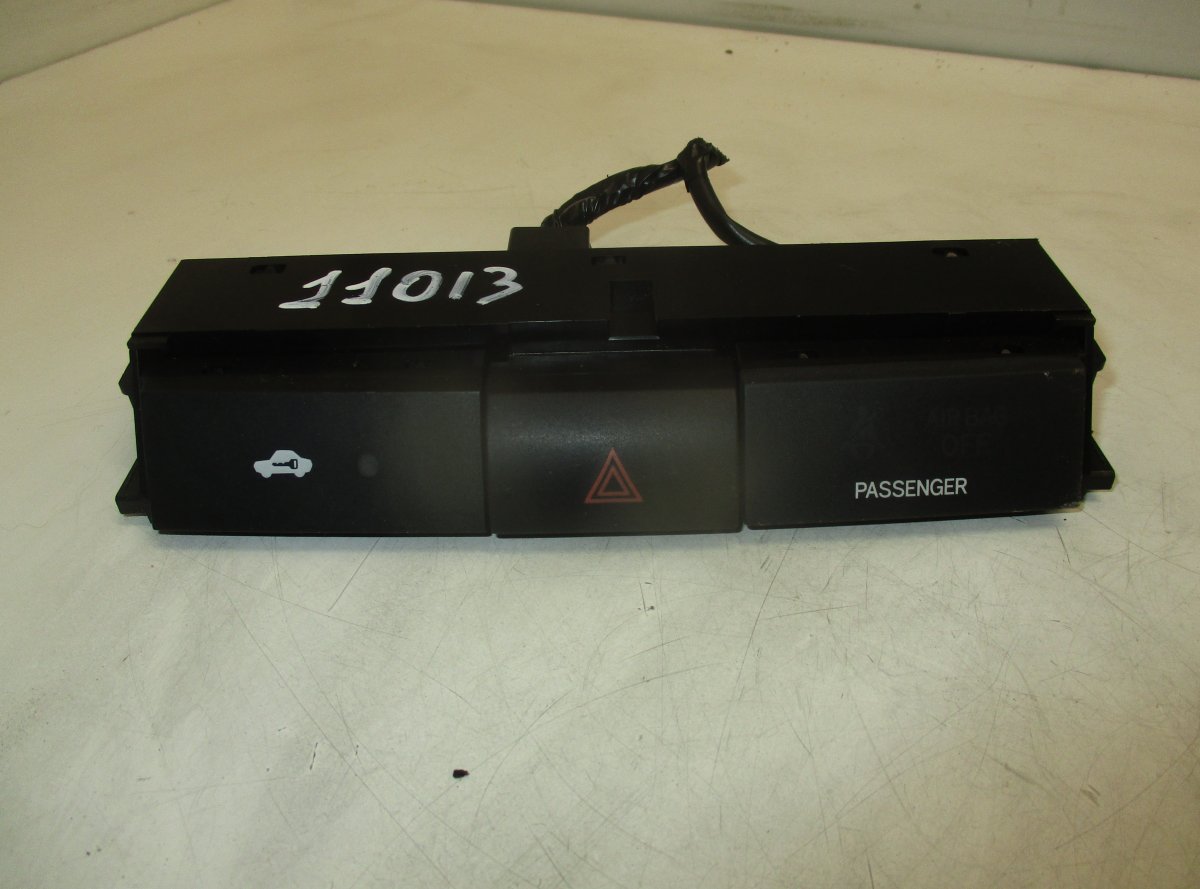 Toyota Corolla Verso Hazard switch TOYOTA COROLLA Verso II (AR10) (2004-2009) Haza...