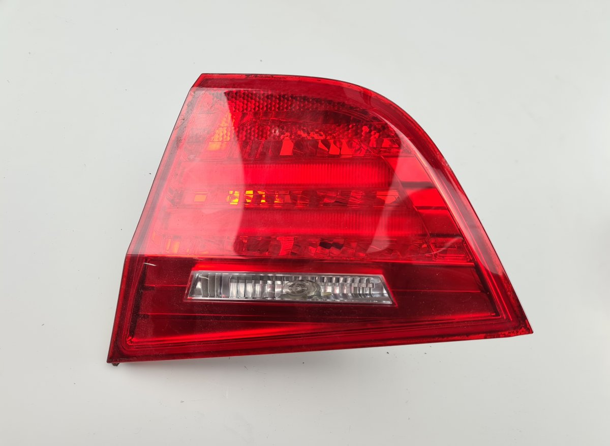 BMW 3 (E90 / E91 / E92 / E93) Inner tail light, right BMW 3 (E90, E91, E92, E93) (2005-2011) Inner ta...