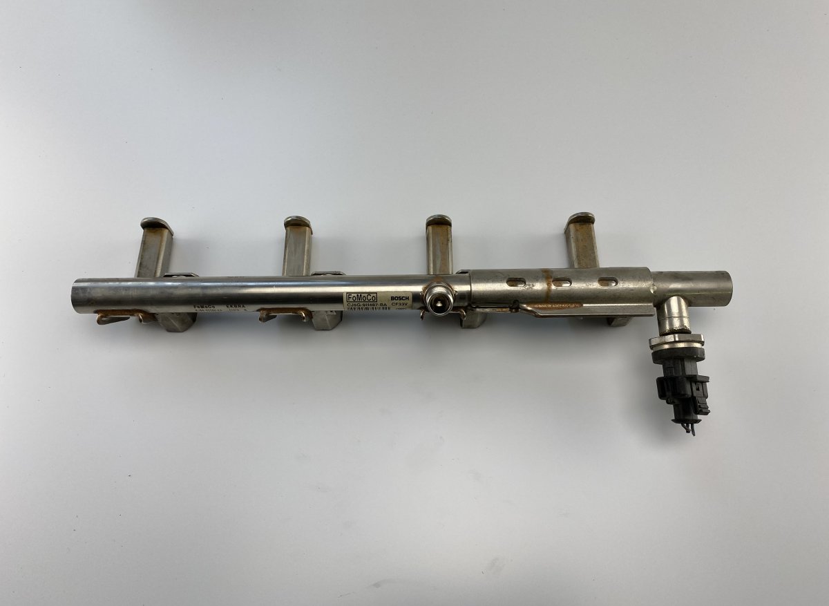 Volvo S60 Fuel Distributor / fuel rail VOLVO S60 II / V60 I (2010-2018) Fuel Distribut...