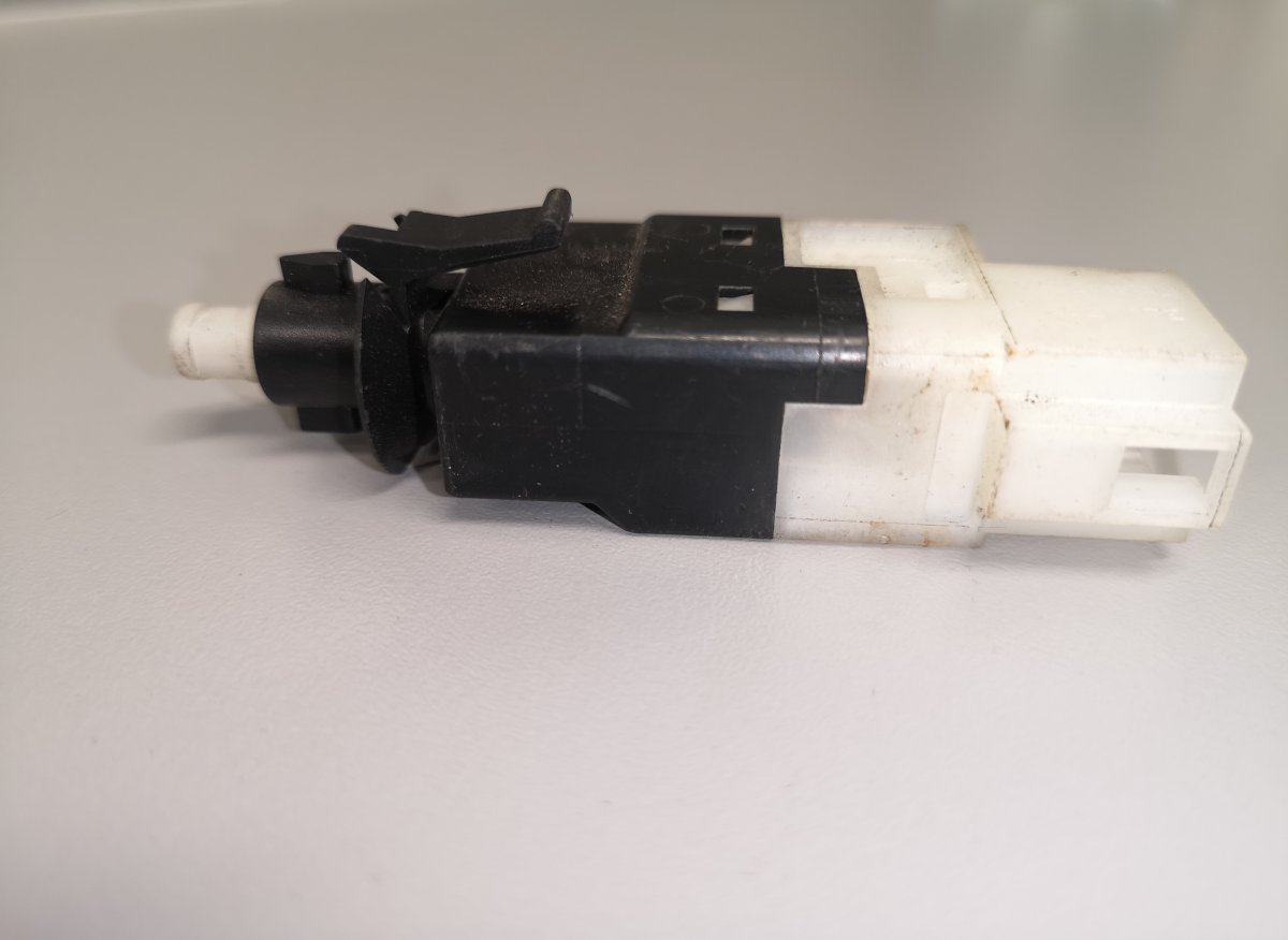 Mercedes-Benz A (W169) Brake Light Switch / sensor (under brake pedal) MERCEDES-BENZ A-CLASS (W169) (2004-2012) Brake ...