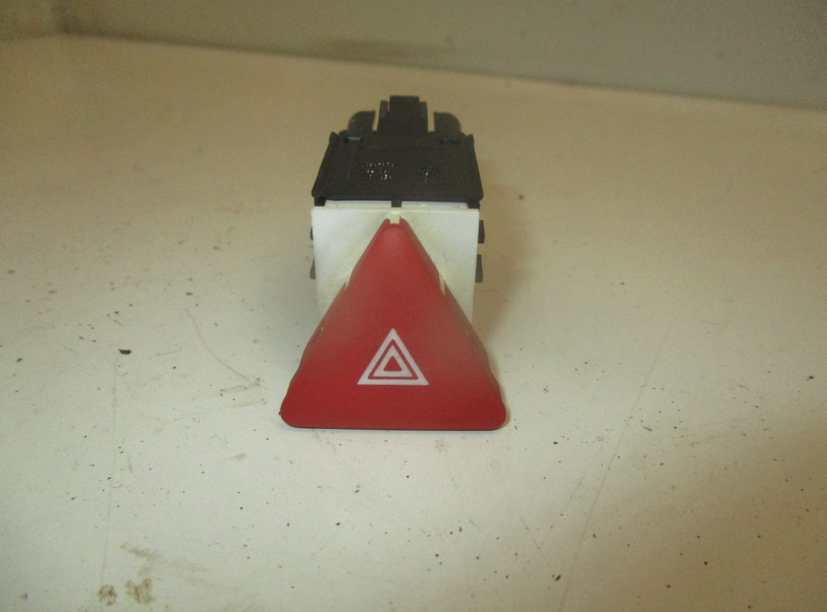 Volkswagen EOS Hazard switch VW EOS (1F7, 1F8) (2006-2015) Hazard switch 1Q0...