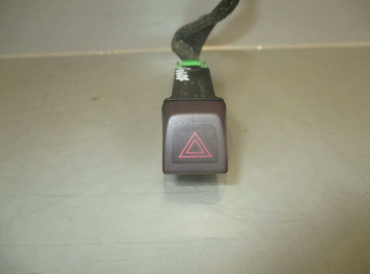 Volvo C70 Hazard switch VOLVO S40 / V50 / C30 / C70 (MS, MW) (2004-2012...