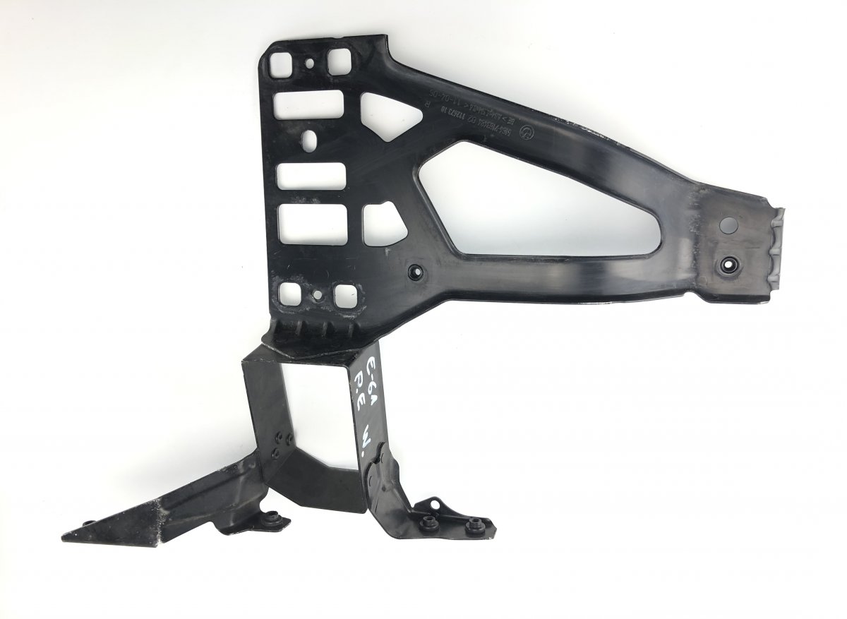 BMW 5 (E60 / E61) Front Bumper beam holder right BMW 5 (E60, E61) (2003-2010) Front Bumper beam ...