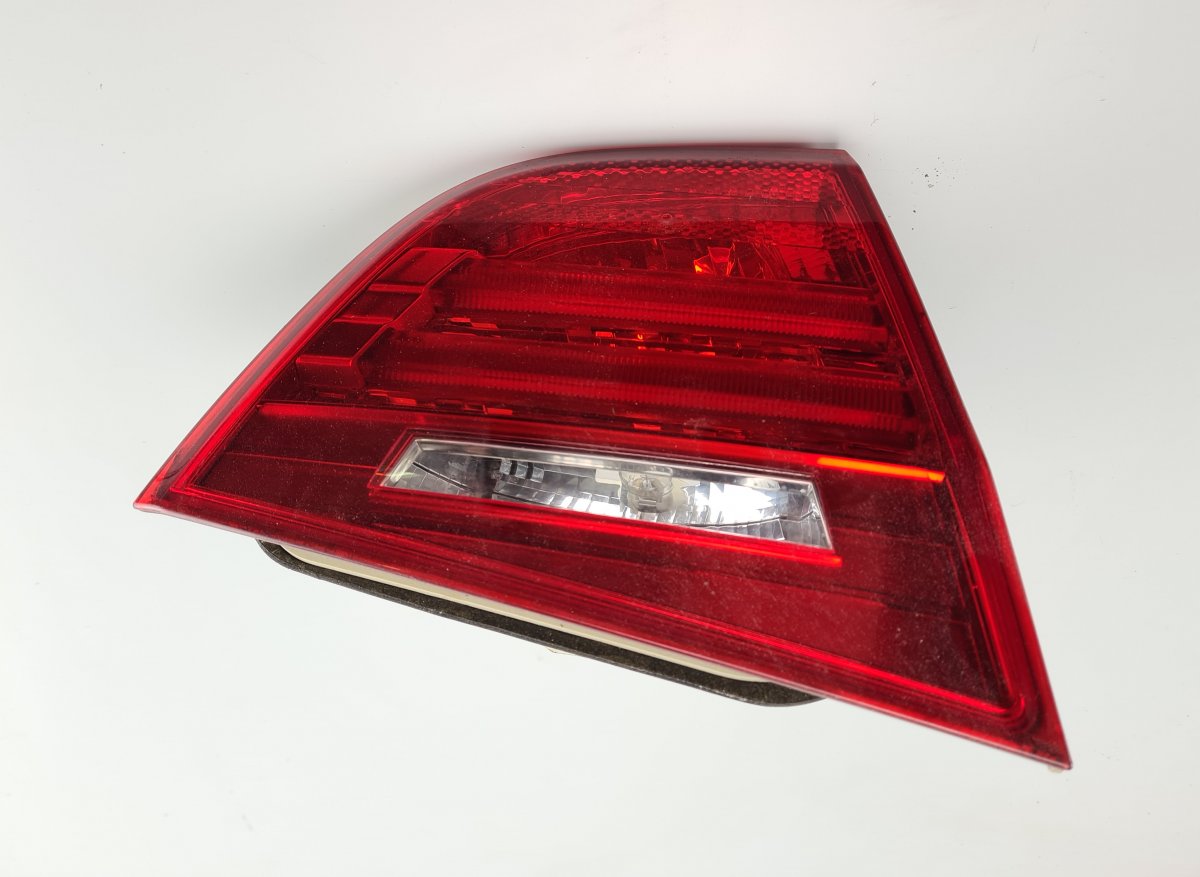 BMW 3 (E90 / E91 / E92 / E93) Inner tail light, left BMW 3 (E90, E91, E92, E93) (2005-2011) Inner ta...