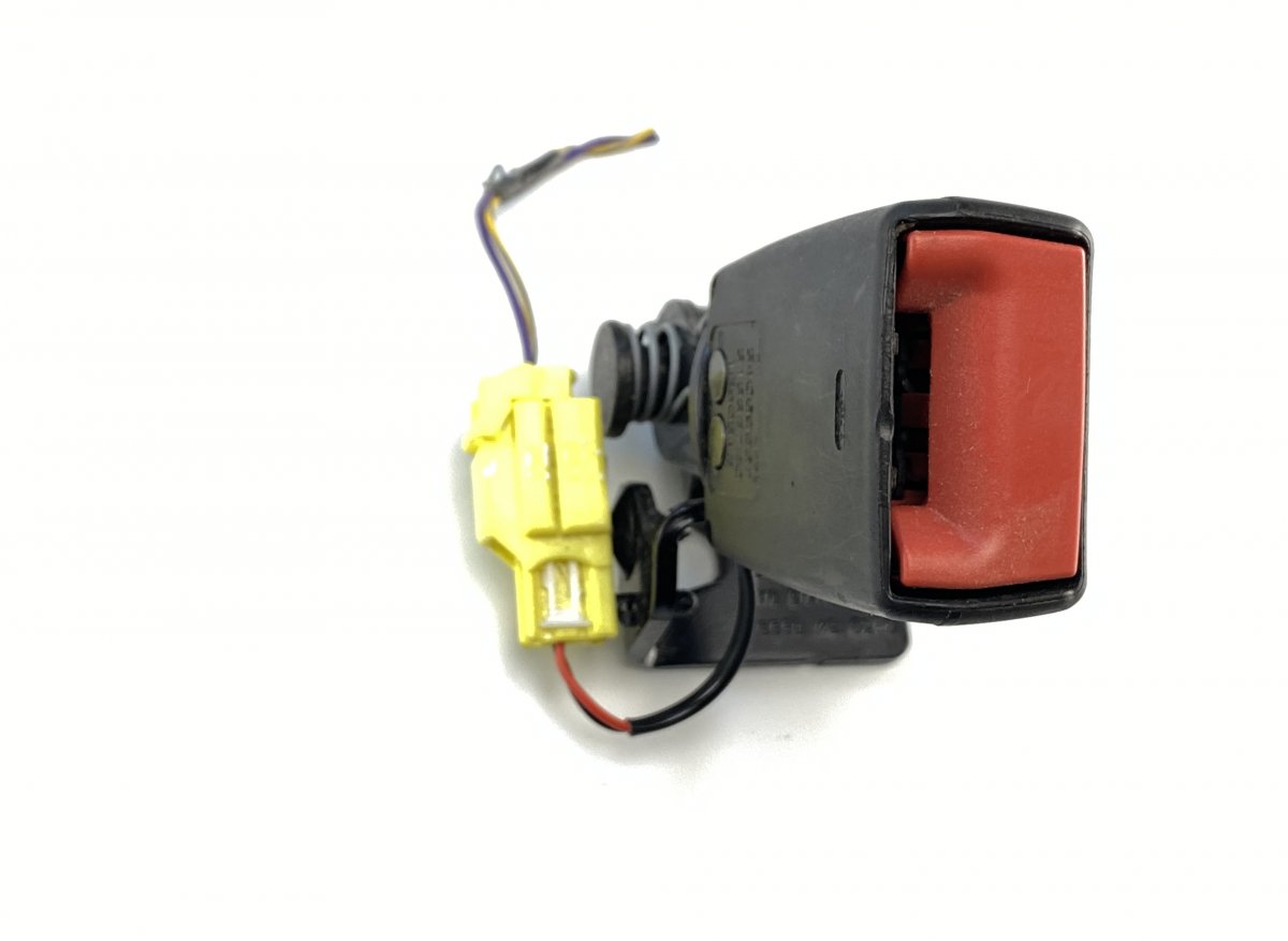 Volvo S60 Seat belt buckle — rear left Seat belt buckle — rear left — VOLVO S60 II / V...