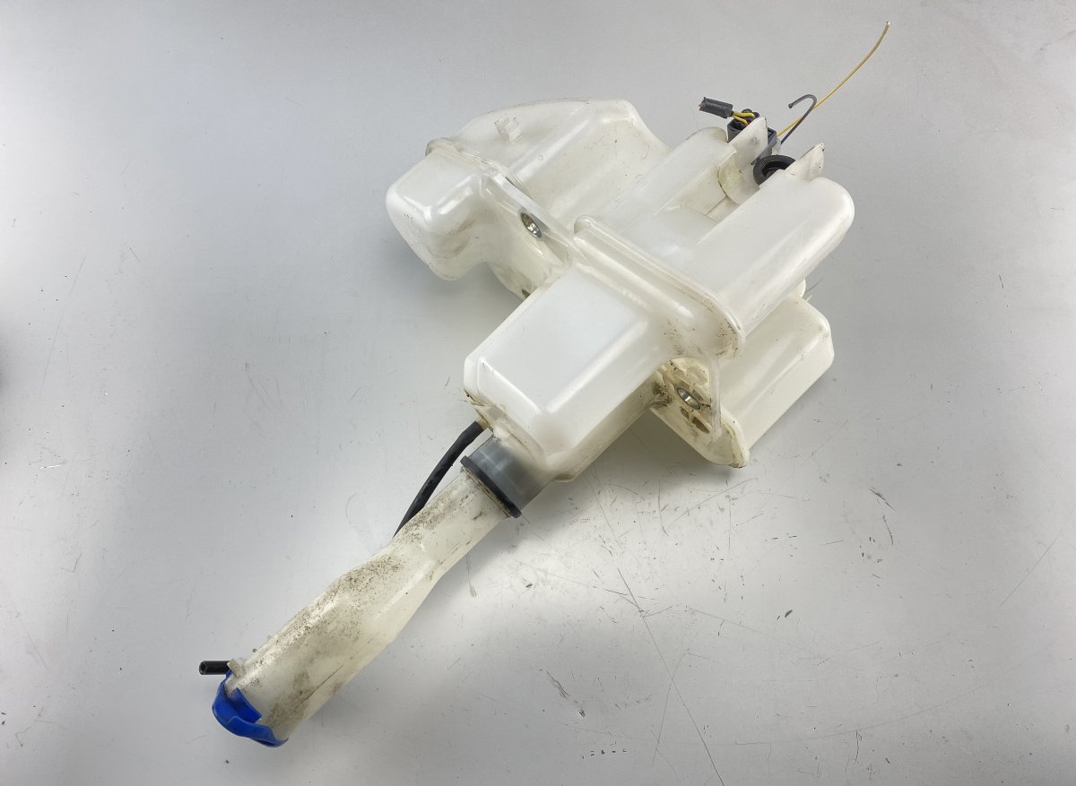 Volvo S80 Window washer reservoir VOLVO S80 I (TS, XY) (1998-2006) Window washer ...