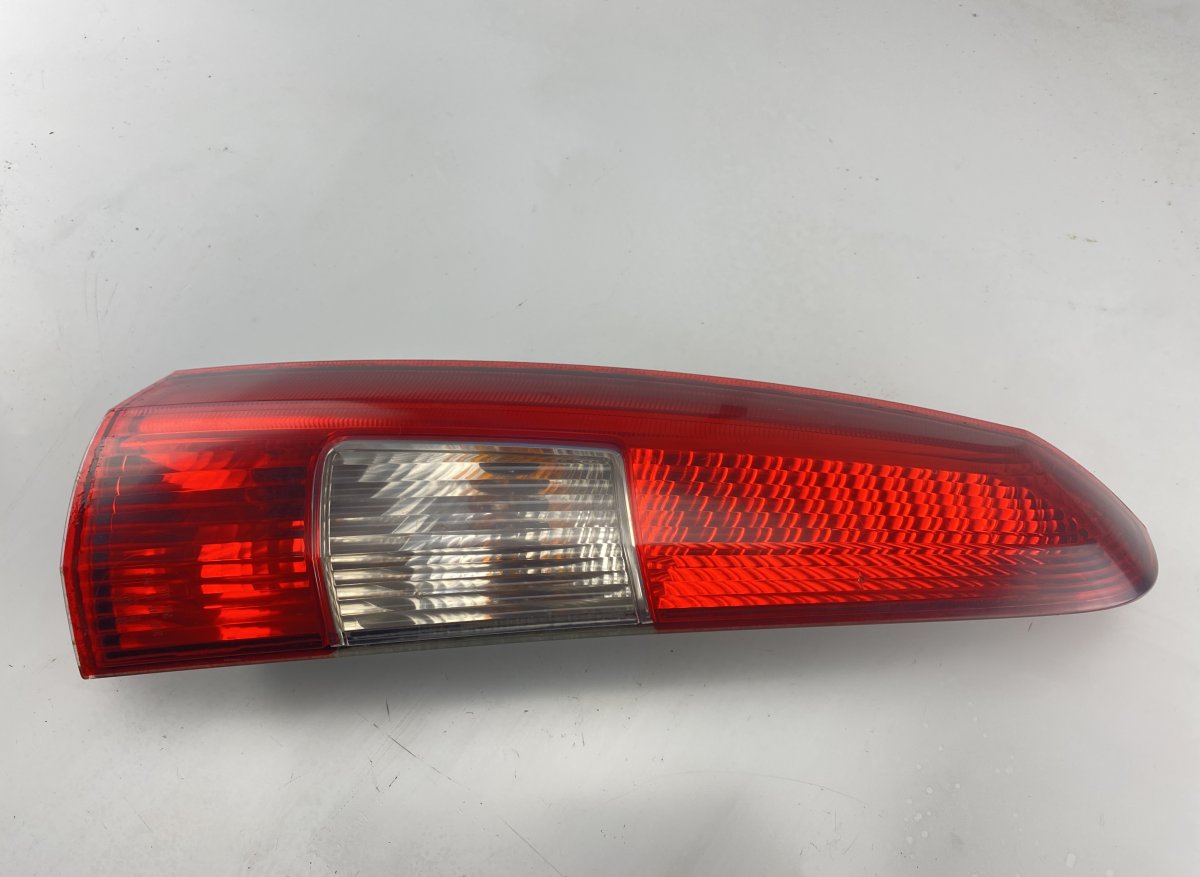 Volvo V70 tagatuli (vasak) VOLVO V70 II / XC70 I (P80) (2000-2007) Tail li...