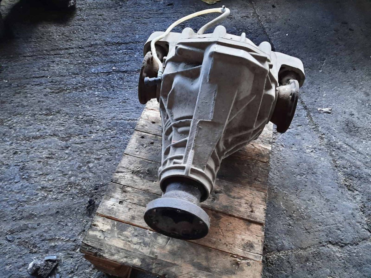 Porsche Cayenne Rear axle differential PORSCHE CAYENNE I (2002-2010) Rear axle differe...