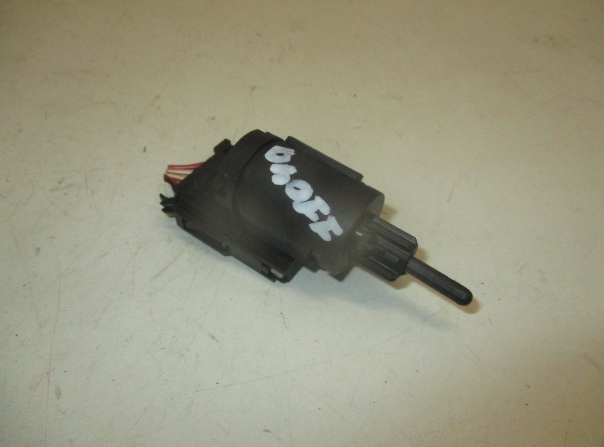 Audi A4 (B7) Brake Light Switch / sensor (under brake pedal) AUDI A4 (B7) (2004-2008) Brake Light Switch / s...