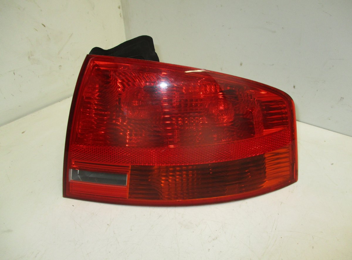 Audi A4 (B7) Tail light, right AUDI A4 (B7) (2004-2008) Tail light, right 8E59...