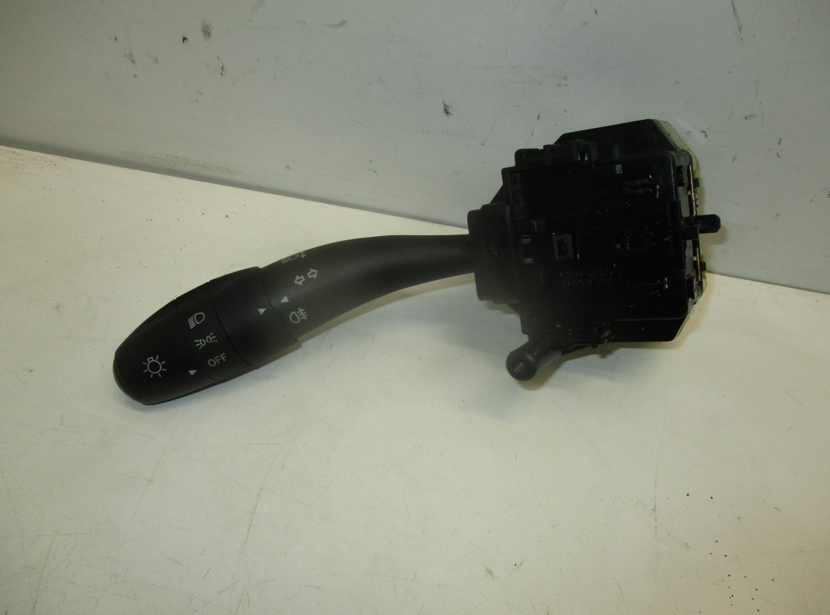 Hyundai i30 Indicator switch HYUNDAI i30 I (FD) (2007-2012) Indicator switch...