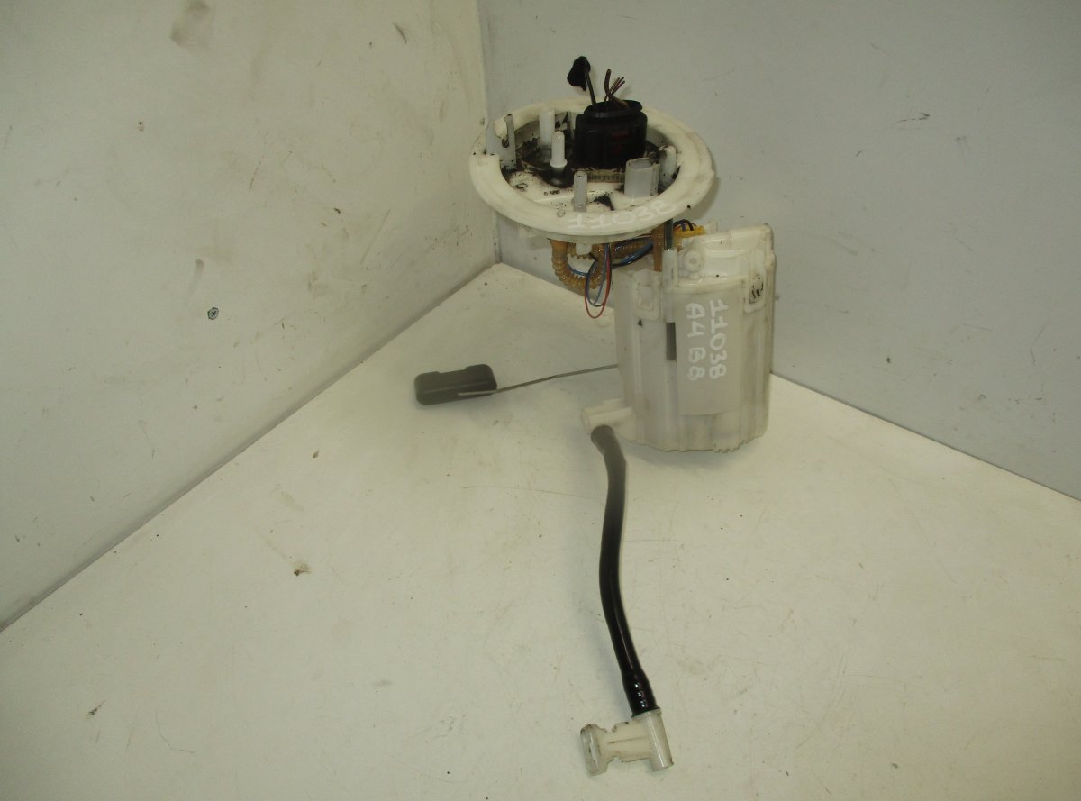 Audi A4 (B8) Fuel delivery pump AUDI A4 / A4 ALLROAD (B8) (2007-2015) Fuel deli...