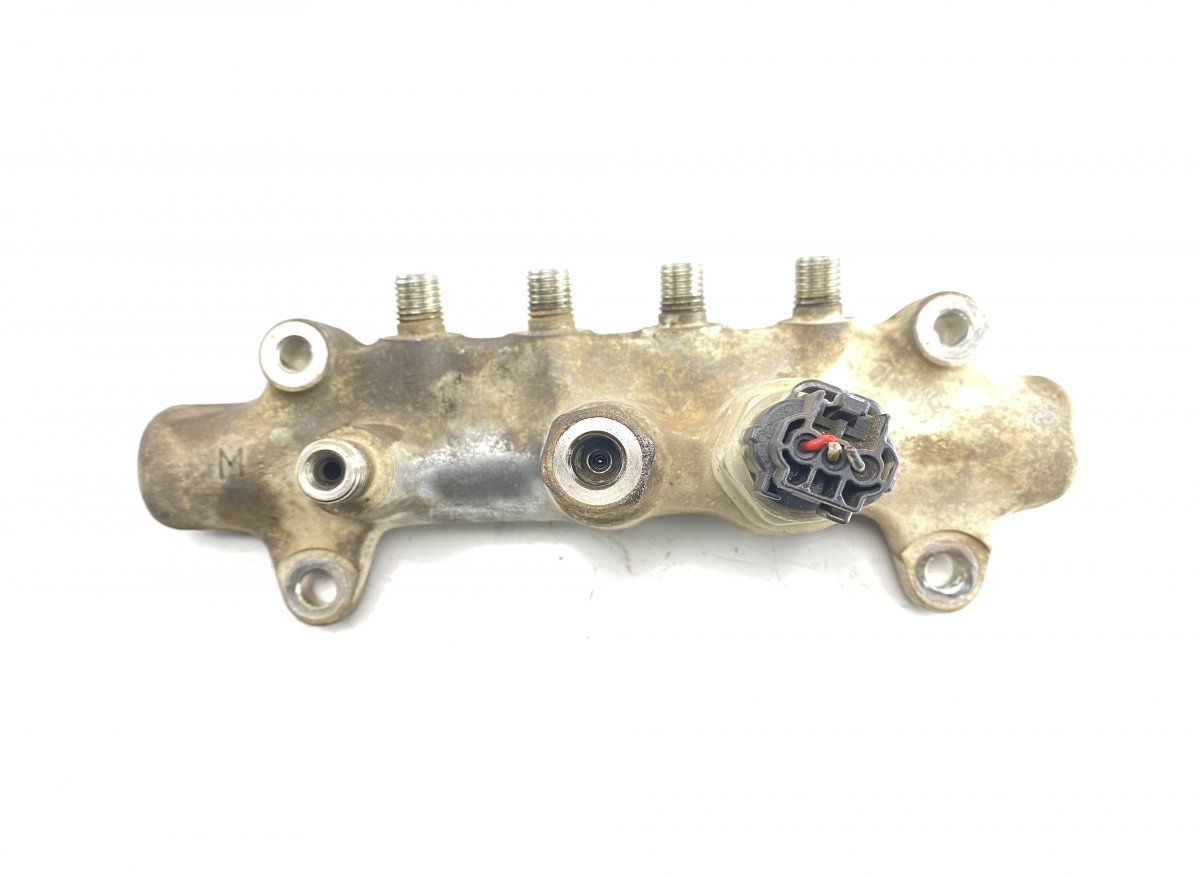 Isuzu D-Max Fuel Distributor / fuel rail ISUZU D-MAX I (RA, RC) (2002-2012) Fuel Distrib...