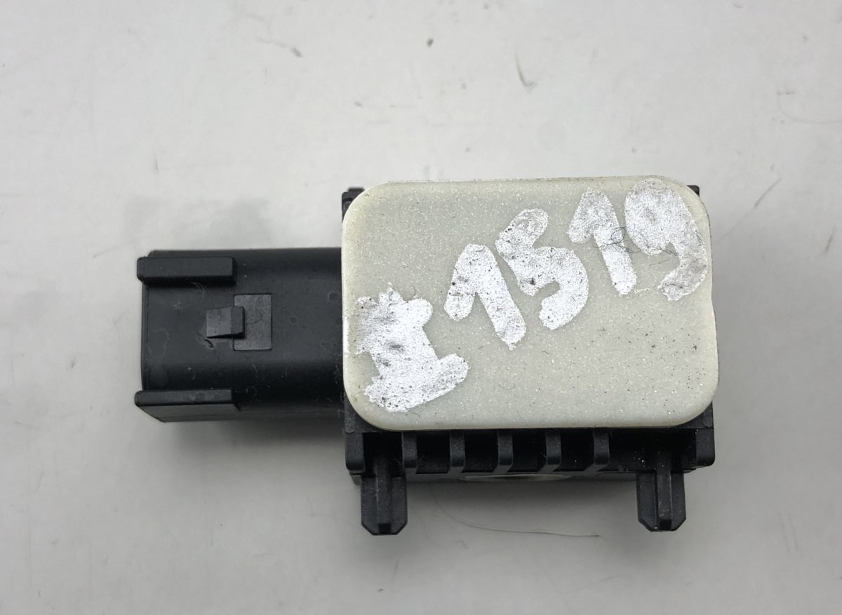 Land Rover Range Rover Airbag crash sensor, right LAND ROVER RANGE ROVER III (LM) (2002-2012) Air...