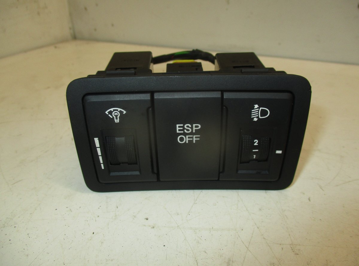 Hyundai i30 Combined switch set in dashboard HYUNDAI i30 I (FD) (2007-2012) Combined switch ...
