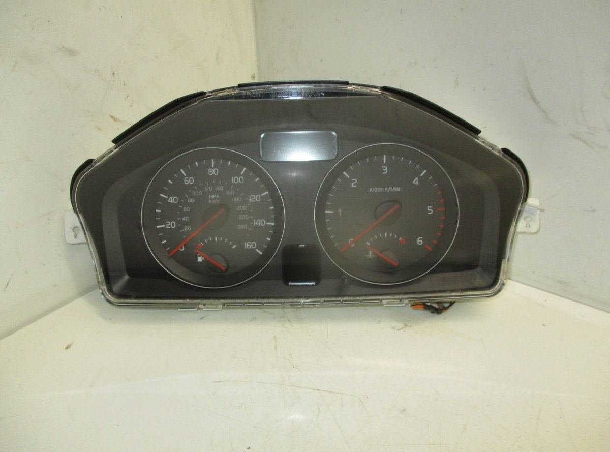 Volvo C30 mittaristo VOLVO S40 / V50 / C30 / C70 (MS, MW) (2004-2012...