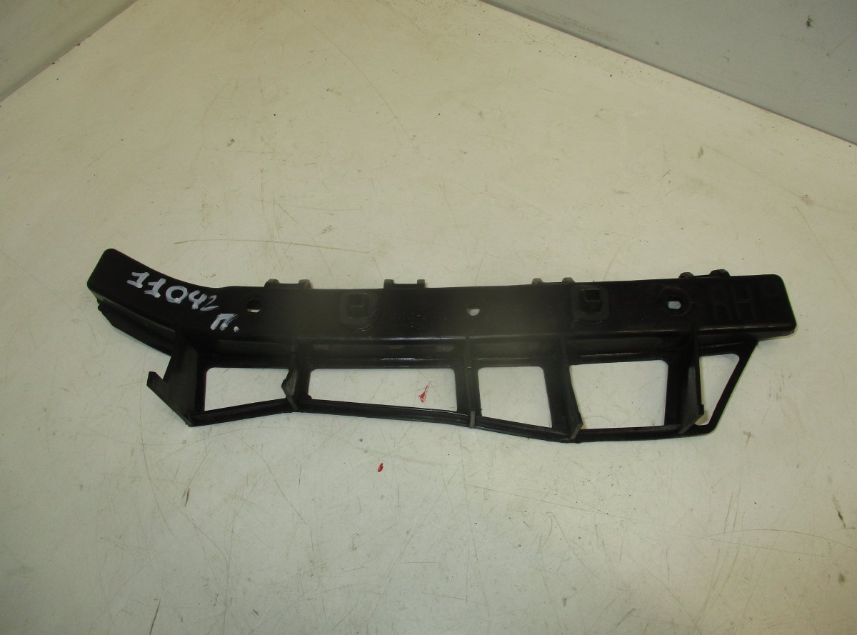 Hyundai i30 Rear bumper Carrier holder on fender right HYUNDAI i30 I (FD) (2007-2012) Rear bumper Carr...