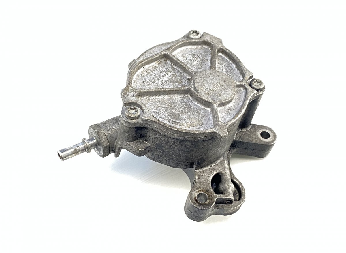 Volvo S40 Vacuum pump Brakes VOLVO S40 / V40 (VS, VW) (1995-2004) Vacuum pum...