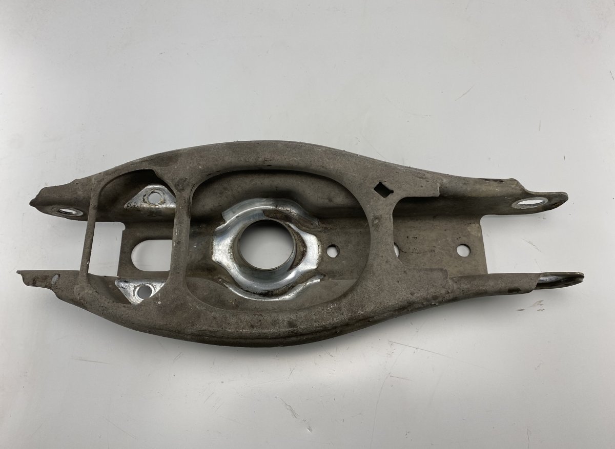 BMW 3 (E90 / E91 / E92 / E93) Rear Axle Track Control Arm lower Right BMW 3 (E90, E91, E92, E93) (2005-2011) Rear Axl...