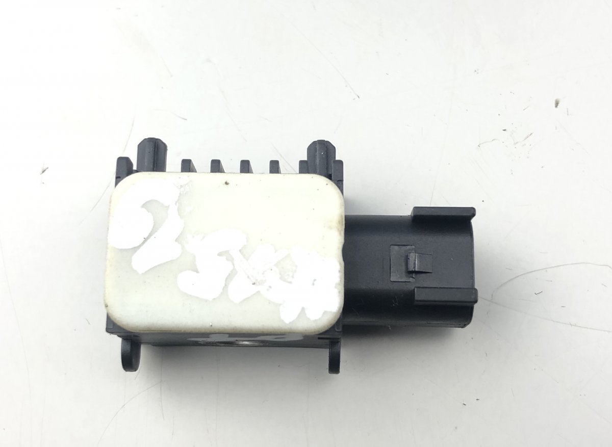 Land Rover Range Rover Airbag crash sensor, right LAND ROVER RANGE ROVER III (LM) (2002-2012) Air...