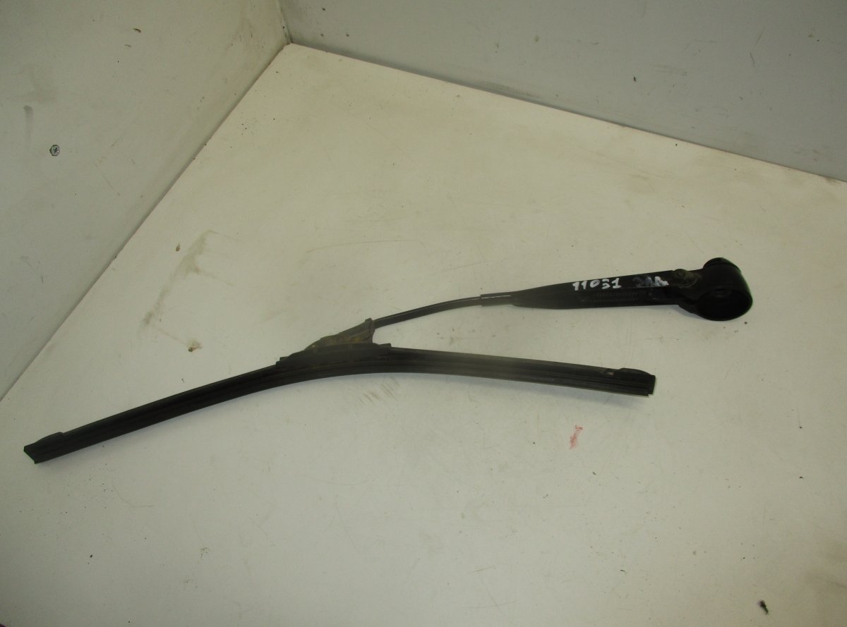 Audi A6 (C4) Rear window wiper arm AUDI A6 (C4) (1994-1997) Rear Window Wiper Arm ...