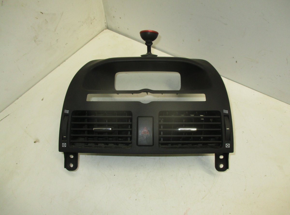 Toyota Avensis (T25) Air Vent Center Front TOYOTA AVENSIS (T250) (2003-2008) Air Vent Cent...
