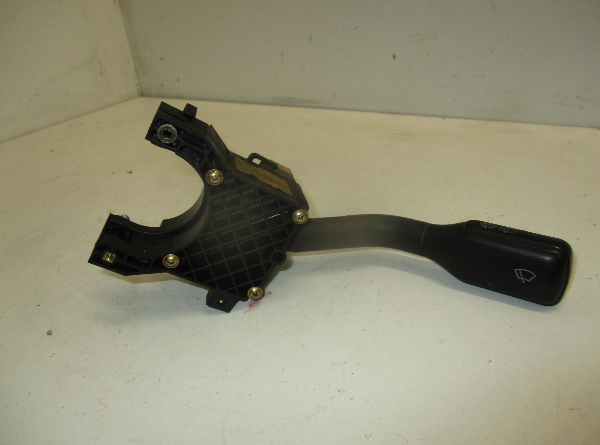 Audi A6 (C4) Wiper Switch AUDI A6 (C4) (1994-1997) Wiper Switch

Generati...