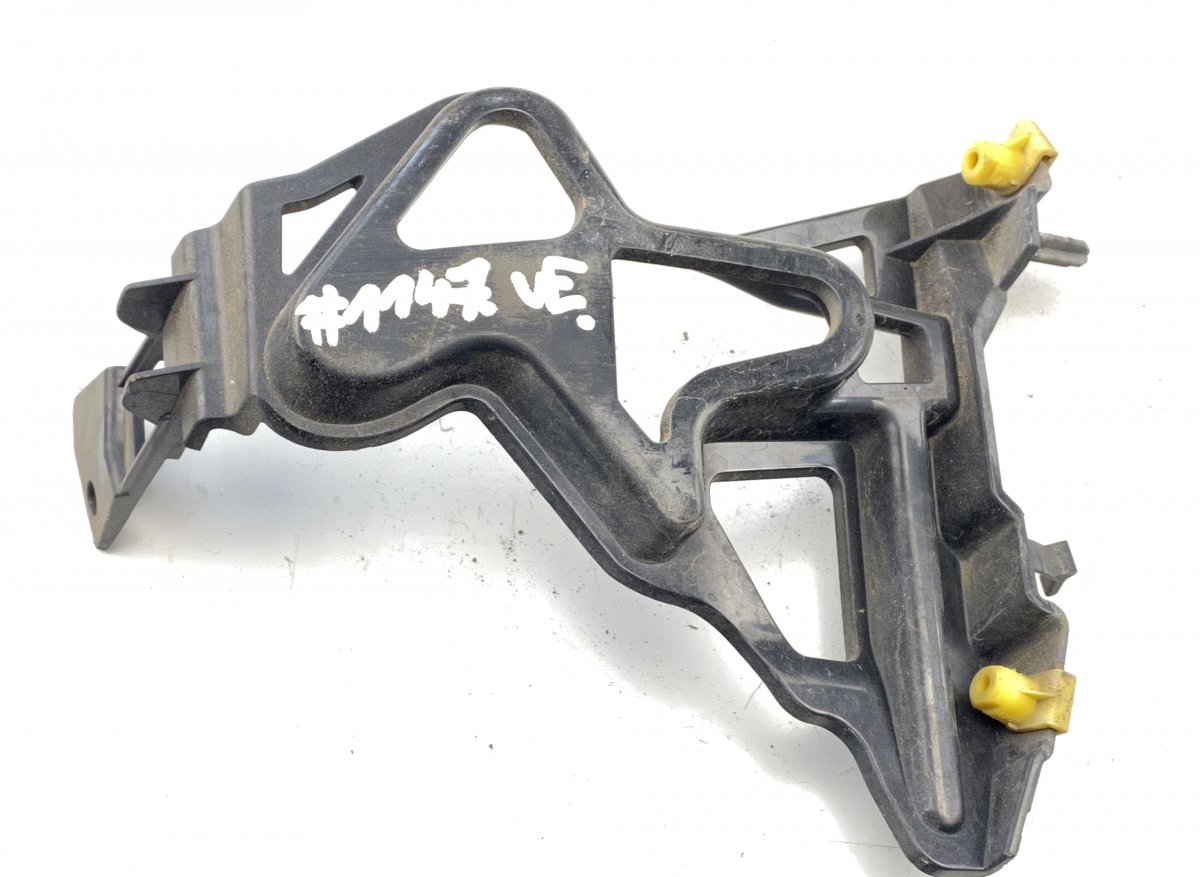 BMW 7 (F01 / F02 / F03 / F04) Fender bracket front left Fender bracket front left — BMW 7 (F01, F02) (2...