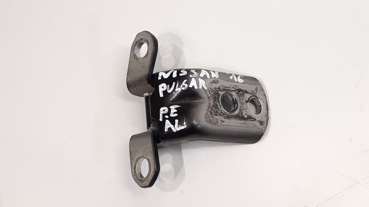 Nissan Pulsar (C13) Door Hinge Front lower right NISSAN PULSAR (C13) (2014-2018) Door Hinge Fron...