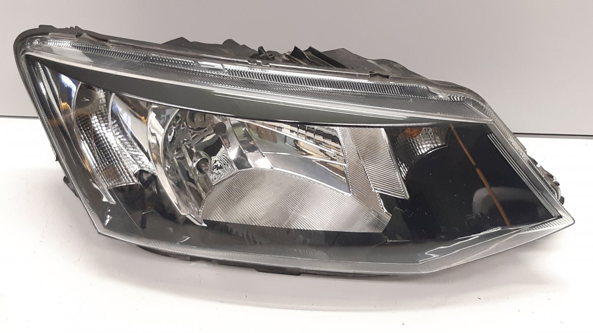 Skoda Fabia передняя фара (правая) SKODA FABIA III (NJ3) (2014-2021) Headlight rig...
