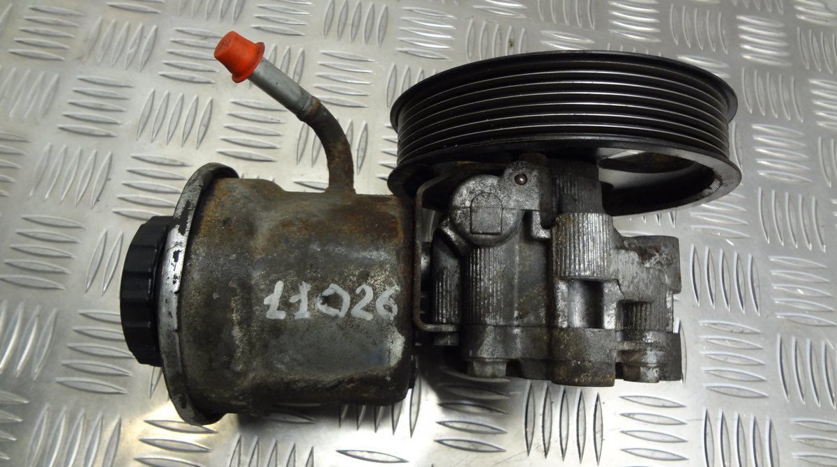Toyota Avensis (T25) ohjaustehostimen pumppu TOYOTA AVENSIS (T250) (2003-2008) Power steerin...