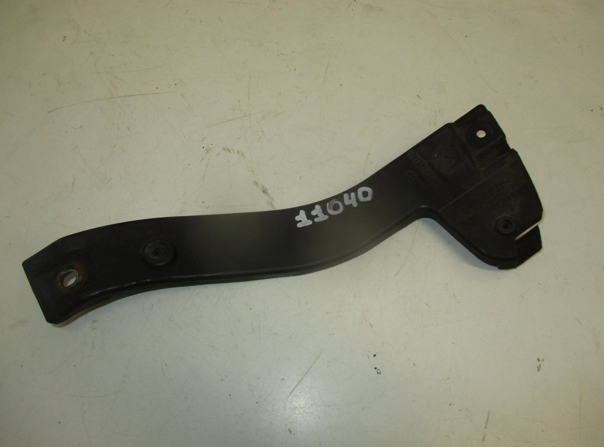 Audi A4 (B7) Front Bumper bracket on fender right AUDI A4 (B7) (2004-2008) Front Bumper bracket o...