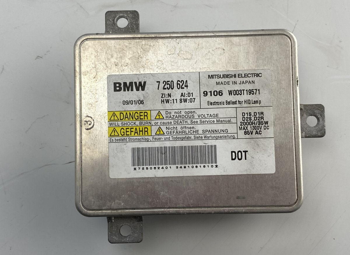 BMW 7 (F01 / F02 / F03 / F04) Xenon control unit right BMW 7 (F01, F02) (2008-2016) Xenon control unit...