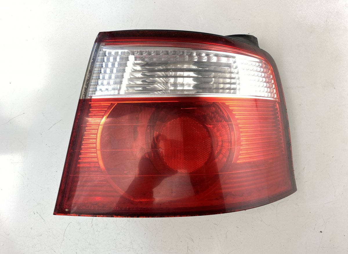 Kia Carens Tail light, right KIA CARENS I (FC, FJ) (2000-2006) Tail light, r...