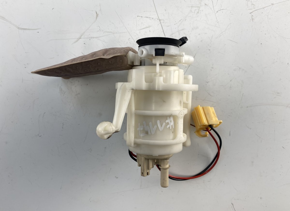 BMW 7 (F01 / F02 / F03 / F04) Fuel delivery pump BMW 7 (F01, F02) (2008-2016) Fuel delivery pump...