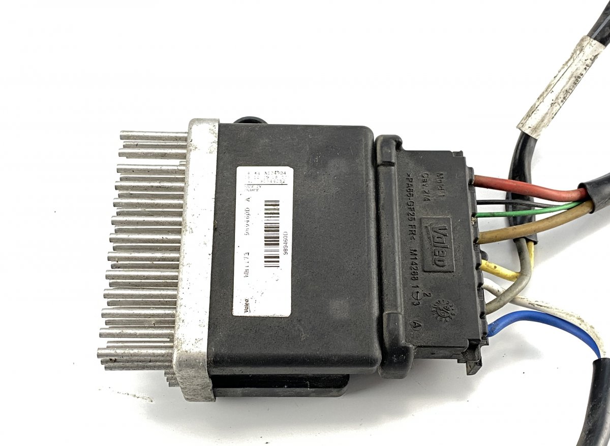 Audi A4 (B8) Radiator Fan Relay / Control unit AUDI A4 / A4 ALLROAD (B8) (2007-2015) Radiator ...