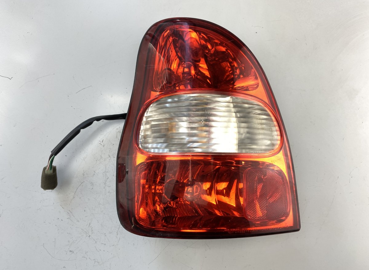 Kia Carnival Left Rear Light Left rear light — KIA CARNIVAL II (GQ) (2001-20...